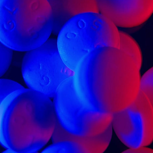 Enhancing Skin Health with Red and Blue Light Therapy: A Comprehensive Guide