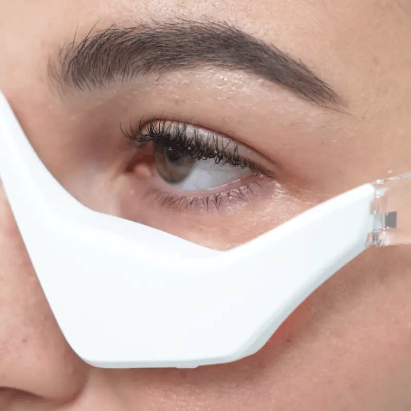 Revitalize Your Eyes: The Power of Microcurrent and Red Light Therapy – L8star Pet